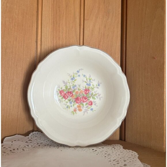 Vintage Edwin M Knowles China Floral Berry Bowls Scalloped Edge USA Porcelain - Picture 4 of 5